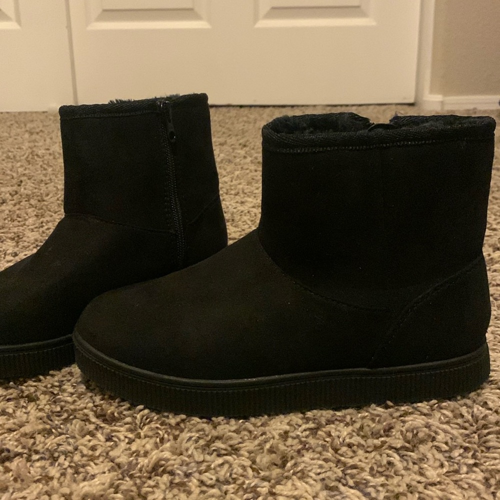 Cat and Jack black boots